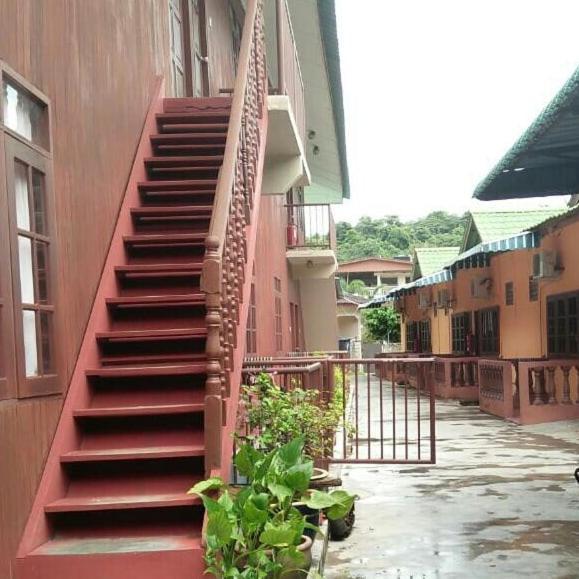 Nipahmas Chalet Pekan Pangkor Exterior photo
